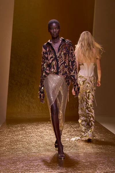 Look 34